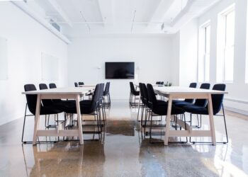 11 Questions Founders Need to Ask Investors During the First Meeting