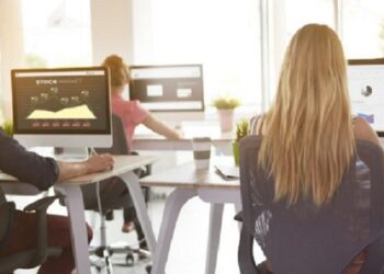 7 Ways to Encourage Your Team to Aim Higher