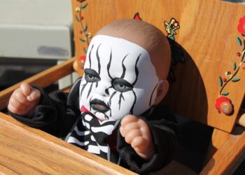 Virtual Influencers Lead to Virtual Inauthenticity