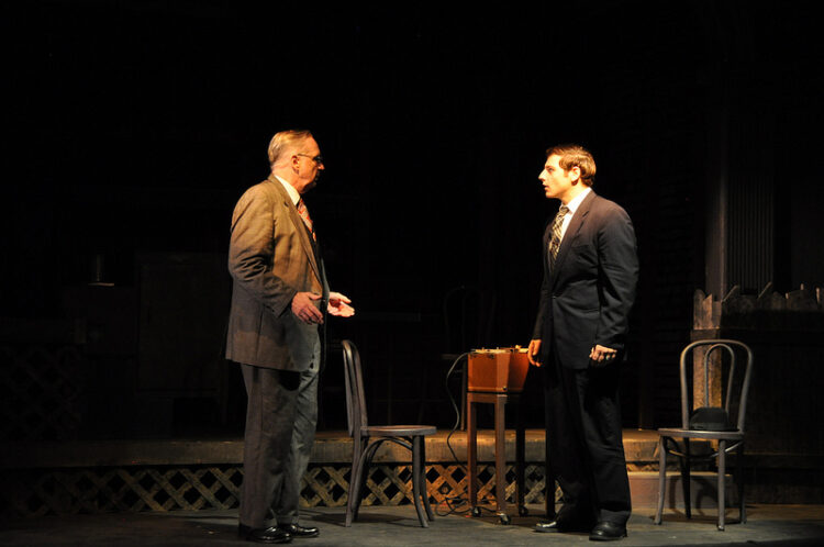 Between Social Selling and the Challenger Sale